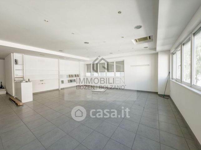 Ufficio in commerciale in Via degli Artigiani 16