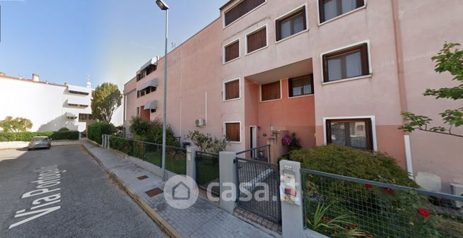 Villetta a schiera in residenziale in Via Portogallo 19