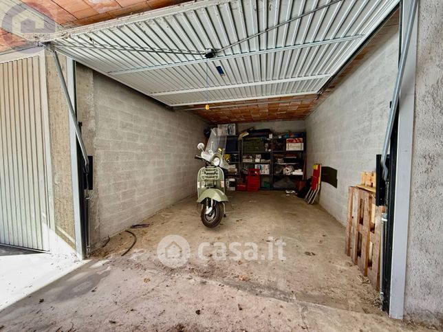 Garage/posto auto in residenziale in Via Ruvin