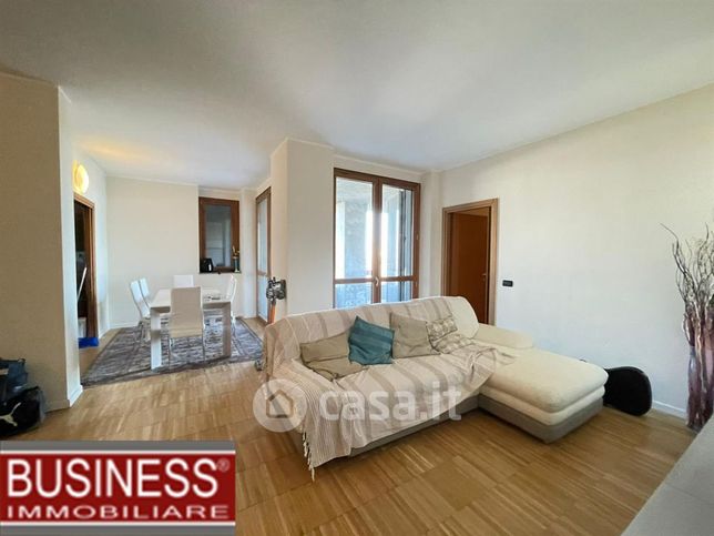 Appartamento in residenziale in Via Olgettina 65