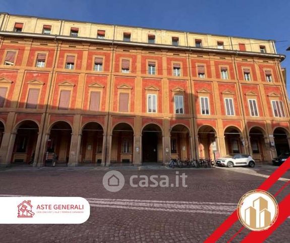 Ufficio in commerciale in Via Saragozza 1