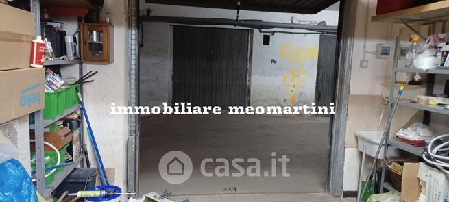 Garage/posto auto in residenziale in Via Corinto 14