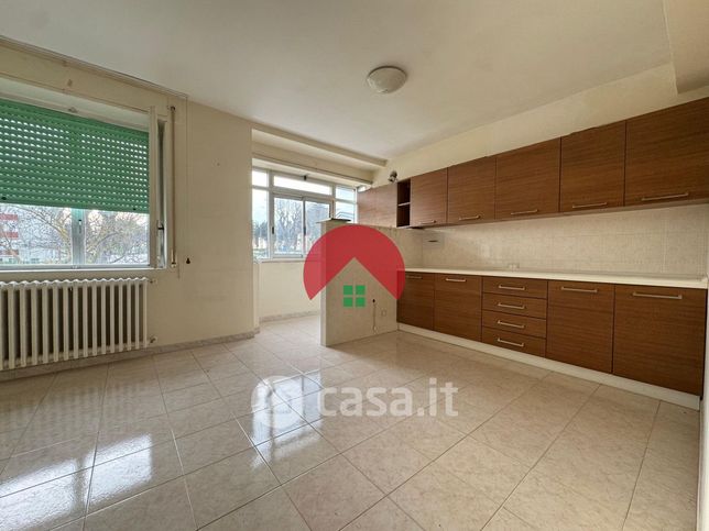 Appartamento in residenziale in Via Lucana