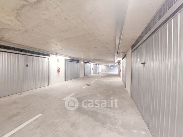 Box/posto auto in residenziale in Via Circonvallazione