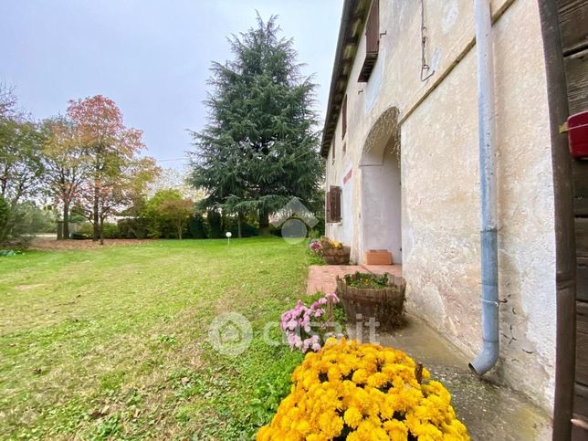 Casa indipendente in residenziale in Via Chiesa 8