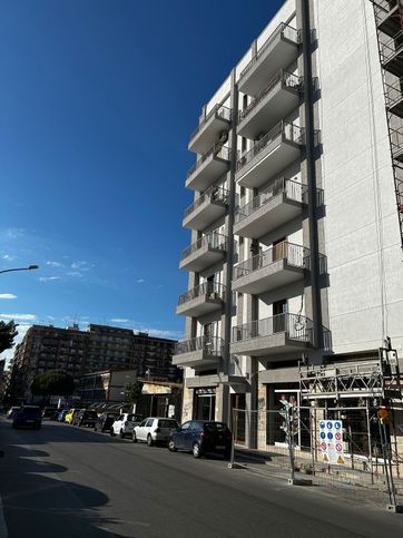 Ufficio in commerciale in Via Medaglie d'Oro 61