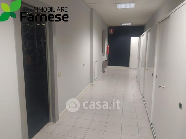 Capannone in commerciale in Via Zanica 10