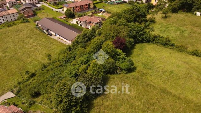 Terreno edificabile in residenziale in Via Carera