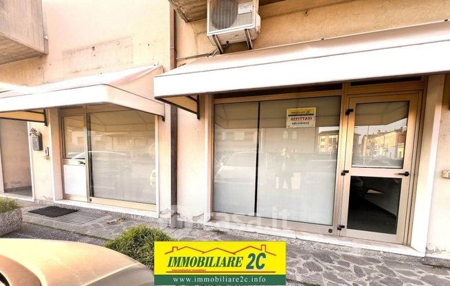 Ufficio in commerciale in Via Belvedere