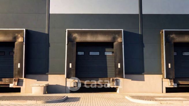 Capannone in commerciale in Via Casilina