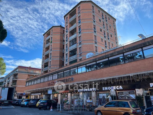 Ufficio in commerciale in Via Ugo Ojetti