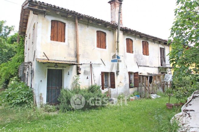 Rustico/casale in residenziale in 