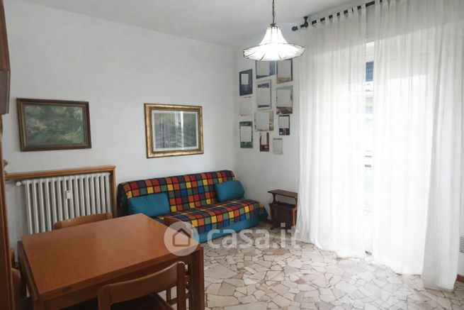 Appartamento in residenziale in Via Francesco Caracciolo 4