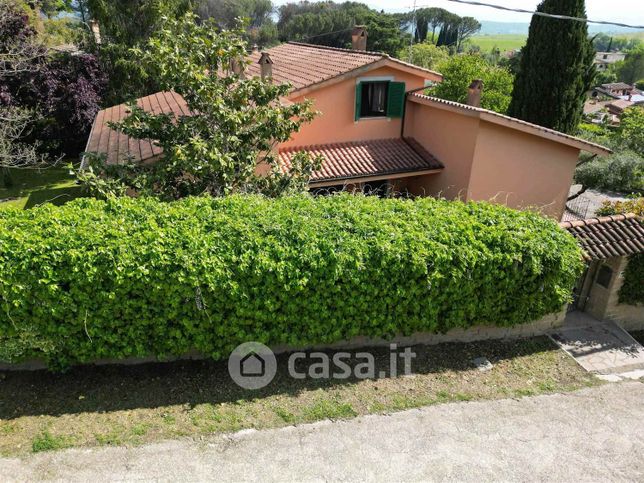 Villa in residenziale in Via delle Magnolie 1
