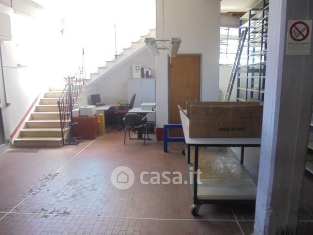 Capannone in commerciale in Vicolo Abruzzi