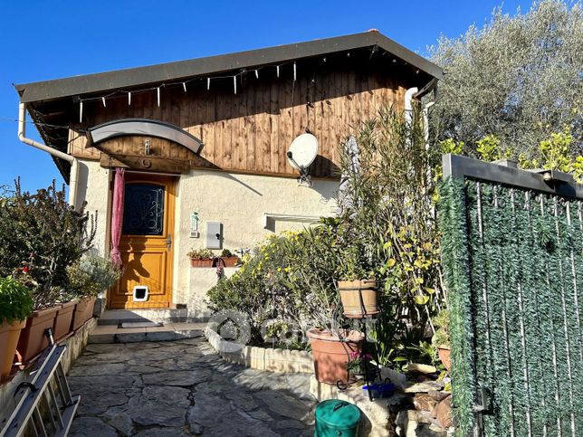 Casa indipendente in residenziale in Via Azaretti