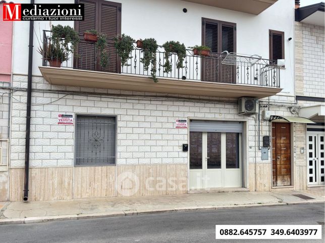 Casa indipendente in residenziale in Via Luigi Cadorna 98