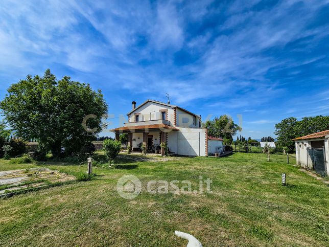 Rustico/casale in residenziale in Strada Comunale di Montalcino 65