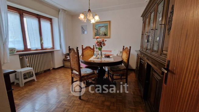 Appartamento in residenziale in Via Gioz 94