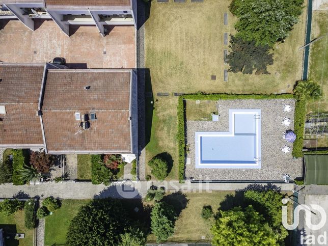 Villa in residenziale in Via Monte Cengio
