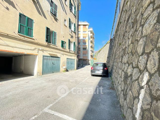 Box/posto auto in residenziale in Via Bolzaneto