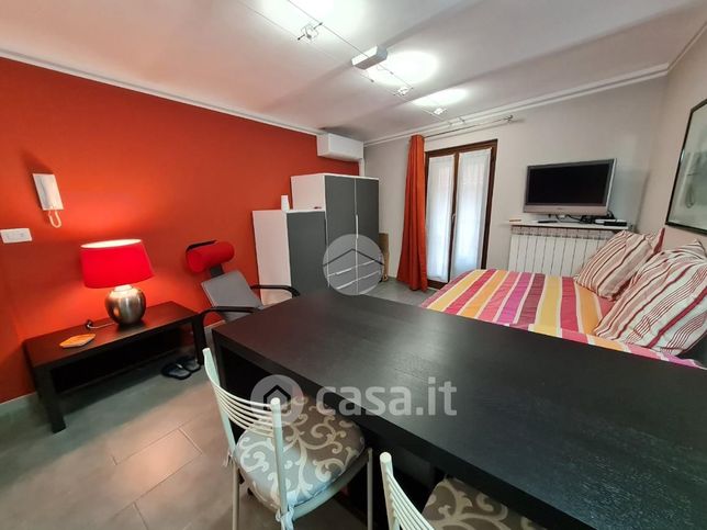 Appartamento in residenziale in Via Miroglio 6