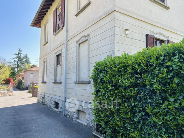 Villa in residenziale in Via Pontida 11