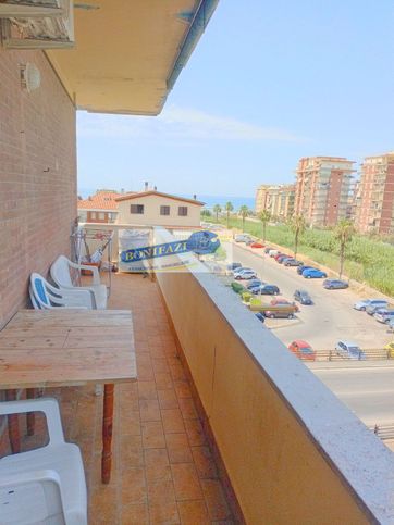 Appartamento in residenziale in Via Palo Laziale 9