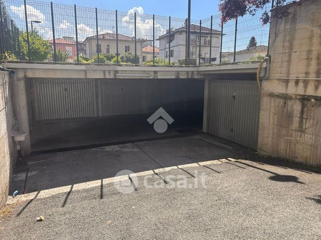Box/posto auto in residenziale in Stradone D'Oria 98