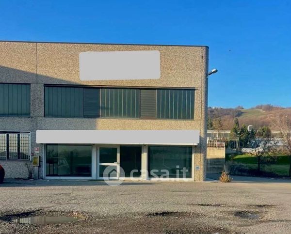 Capannone in commerciale in Via Radici in Monte 1