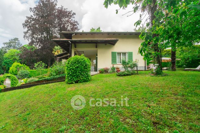 Villa in residenziale in Via Adige