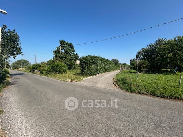 Terreno agricolo in commerciale in Via San Pietro