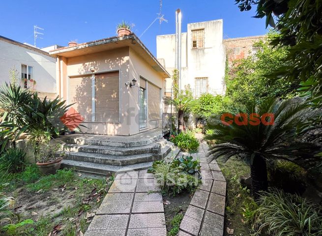 Casa indipendente in residenziale in Via Giovanni Spagnolo 17