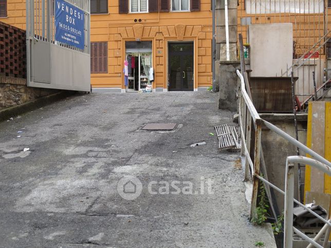 Garage/posto auto in residenziale in Via Montevideo 63 - r