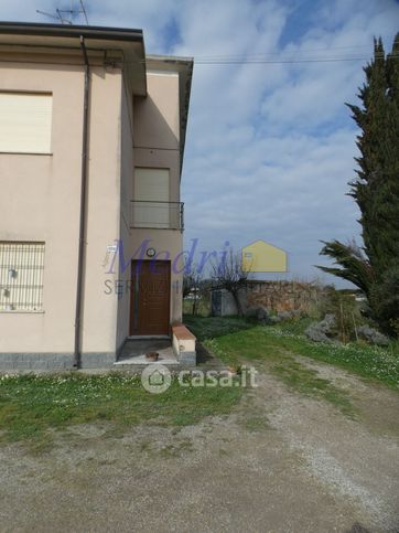 Casa bi/trifamiliare in residenziale in Via Emilia Levante 1350