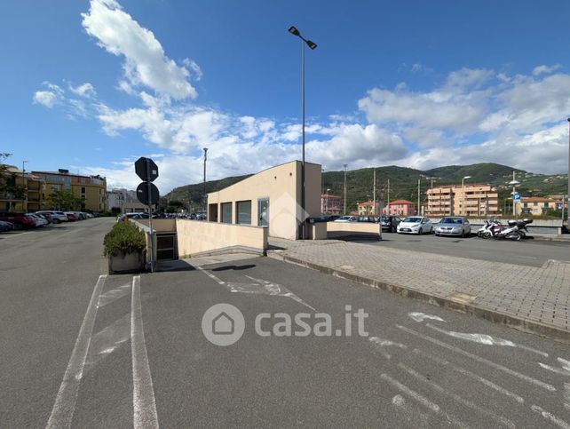 Box/posto auto in residenziale in Piazza della Stazione