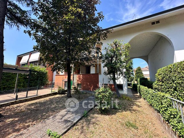 Villetta a schiera in residenziale in Via Leonardo da Vinci