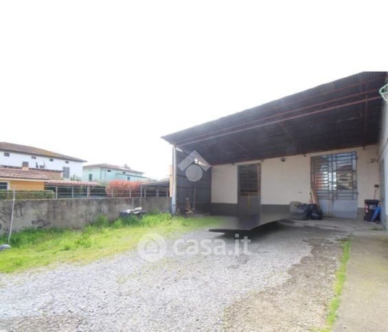 Rustico/casale in residenziale in Via Monsummanese