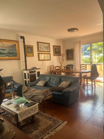 Villetta a schiera in residenziale in Via Luciano Veziano