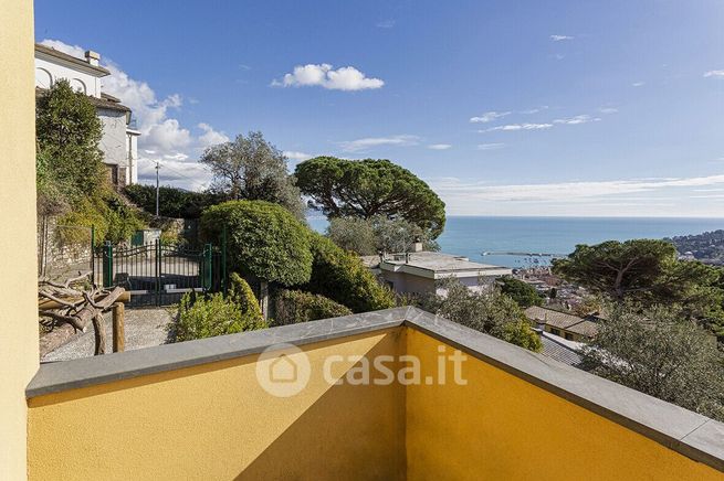 Casa indipendente in residenziale in Viale Privato Sereno