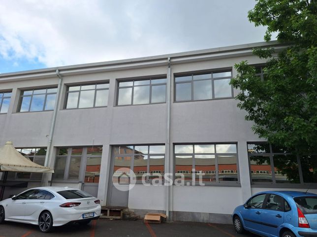 Ufficio in commerciale in Viale Lombardia 51