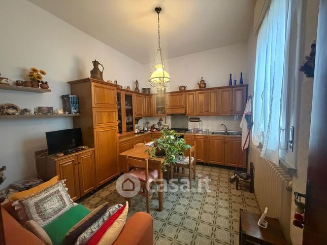 Casa bi/trifamiliare in residenziale in Via Ancona