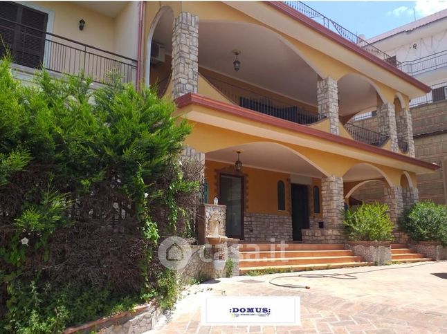 Casa indipendente in residenziale in Via Viticella