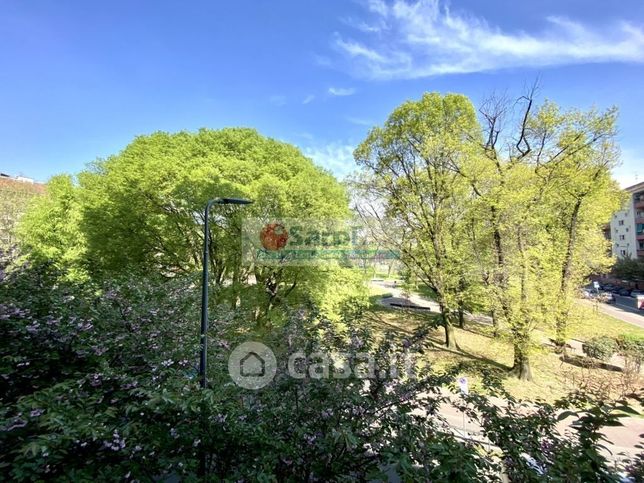 Appartamento in residenziale in Piazza Insubria 7