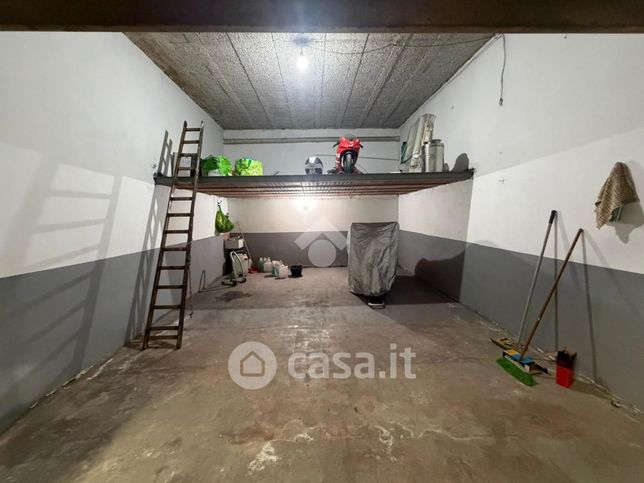 Box/posto auto in residenziale in Via Parrini 14