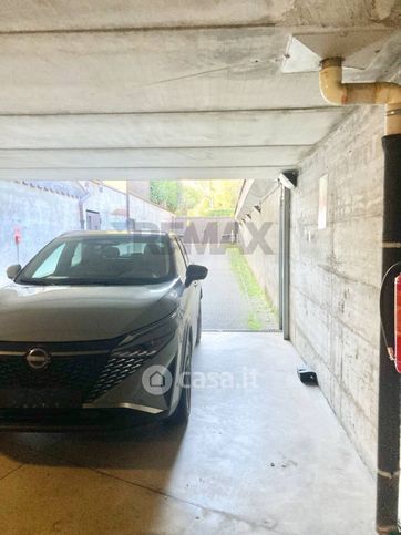 Box/posto auto in residenziale in Via Francesco Baracca 5