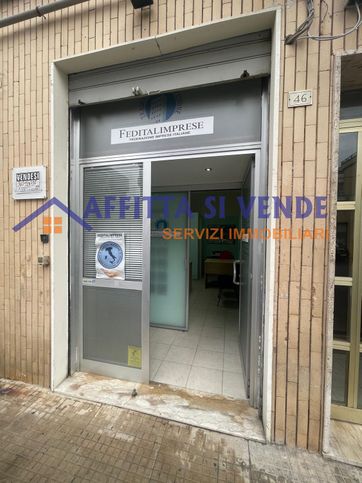 Ufficio in commerciale in Via Luigi Vanvitelli 46