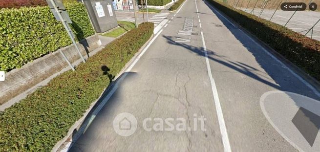 Capannone in commerciale in Via Mazzarona 15