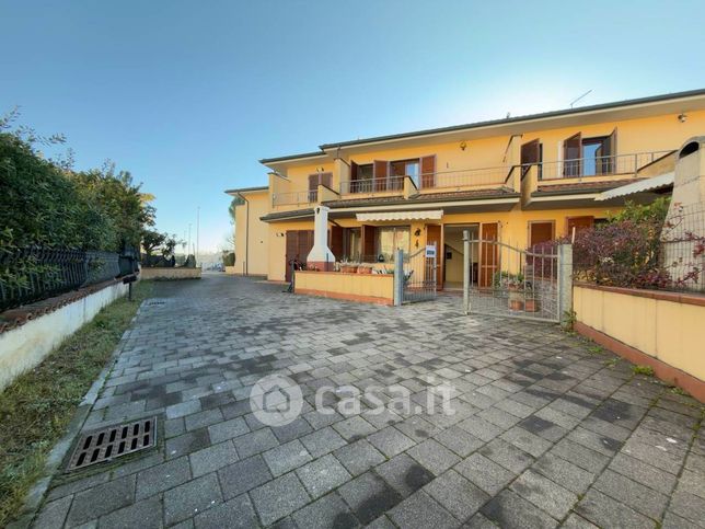 Casa indipendente in residenziale in Largo Natalia Ginzburg 3