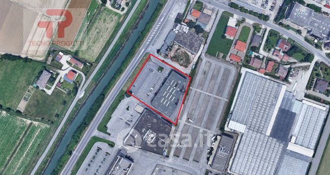 Capannone in commerciale in Strada Statale 16 Adriatica